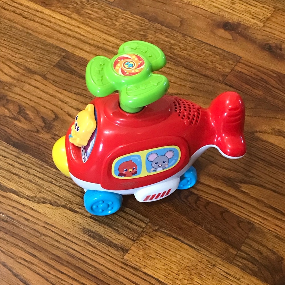 VTech Spin and Go Helicopter, Red
Pressing down on the propeller crawl and chase - Picture 6 of 12